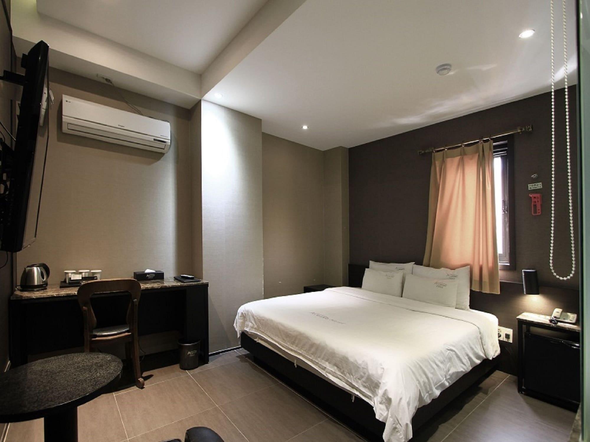 Almond Hotel Busan Station Exterior foto