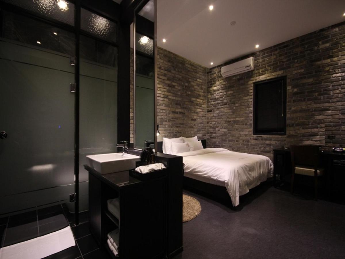 Almond Hotel Busan Station Exterior foto