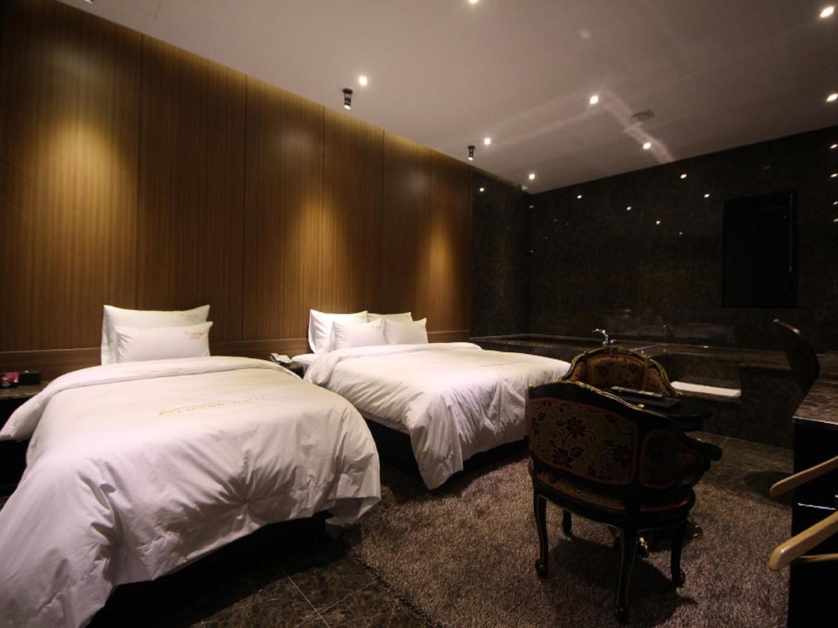 Almond Hotel Busan Station Exterior foto